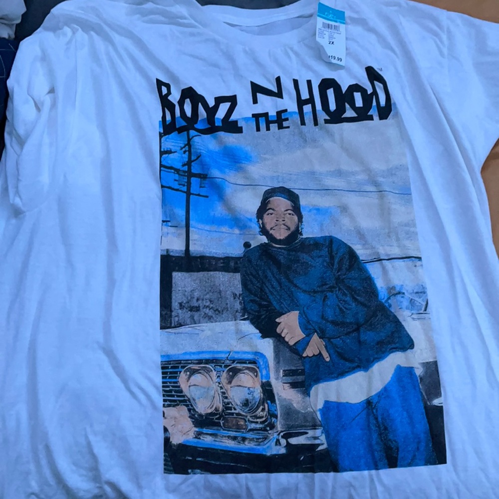 Graphic tee